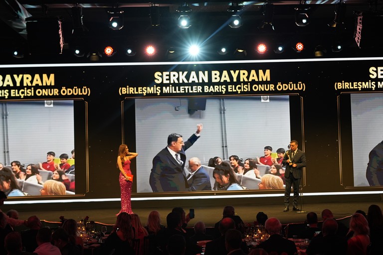 Serkan Bayram :  �Birle�mi� Milletler Bar�� Elçisi Onur Ödülü�Ne  Lay�k Görüldü
